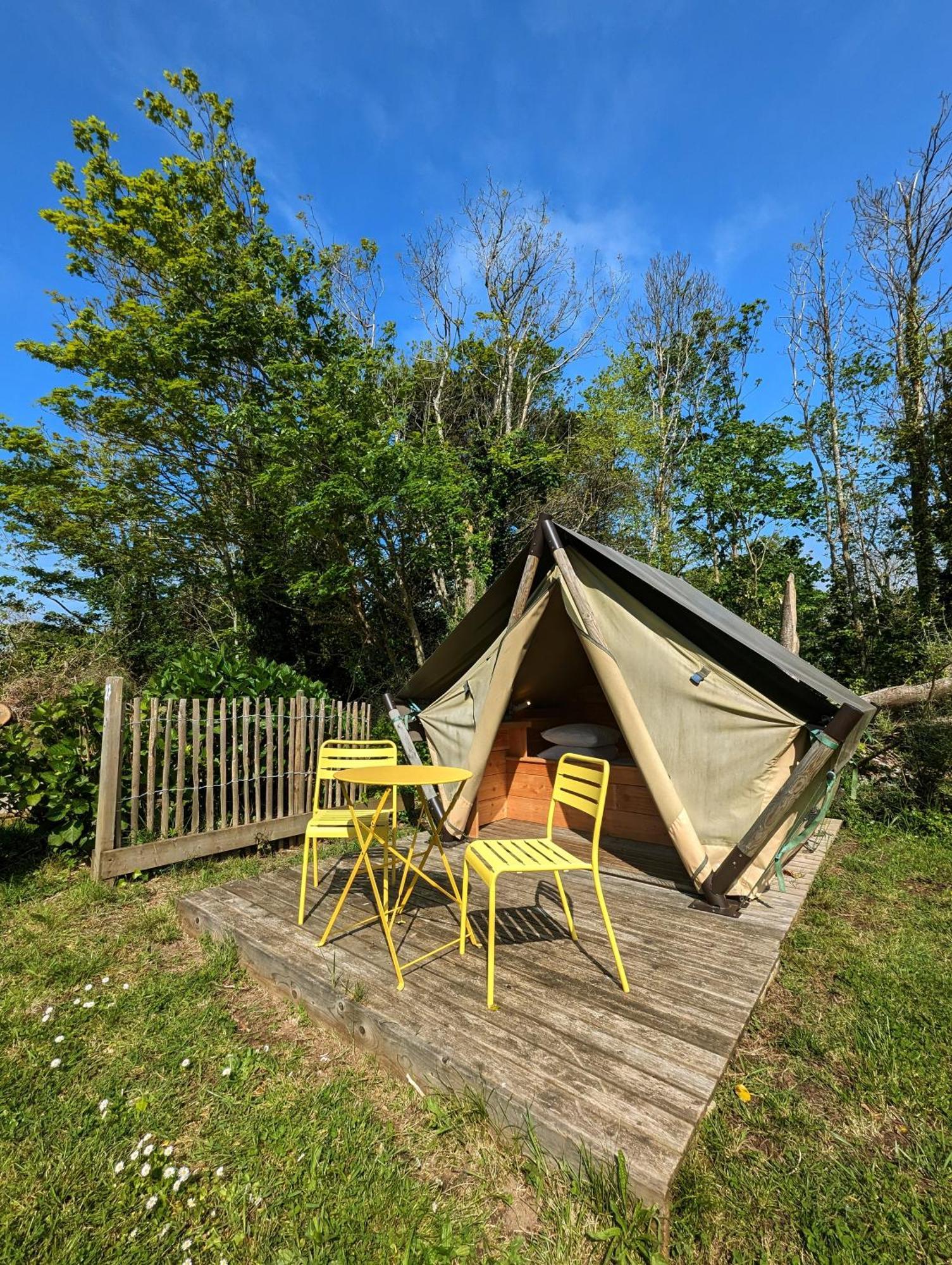 Camping Naeco Audierne Hotel Plouhinec  Exterior photo